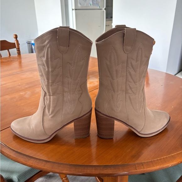 Heeled Cowboy Boots - Picture 4 of 7